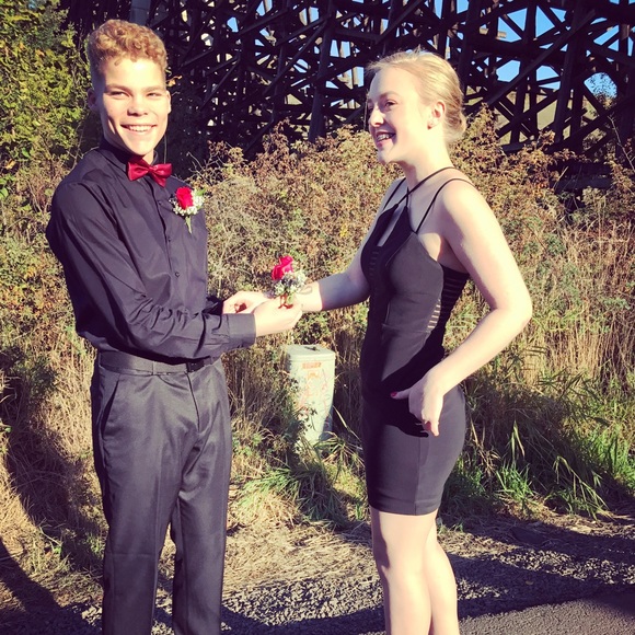 ✨ Hello!! Welcome to our closet! - Picture 5 of 8